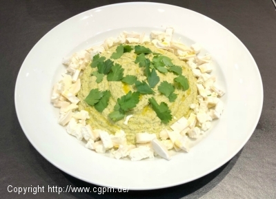 Humus mit Ziegenkäse und Kräutern