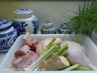 Hühnerbrühe Asiatisch-Pork and Chicken Stock