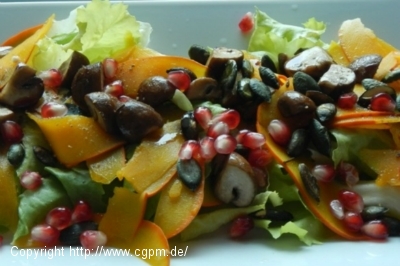 Hokaidokürbis-Salat  mit  Laugenbrötchen