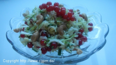 Weißkrautsalat mit Johannisbeeren