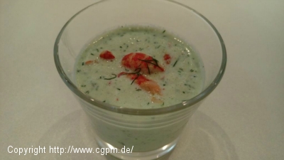 Gurkensuppe, geliert, mit Flußkrebsen