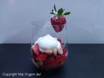 Erdbeeren mit Balsamico und Amaretti