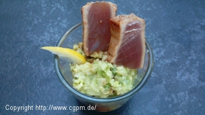Thunfisch auf Avocado-Apfel-Salat