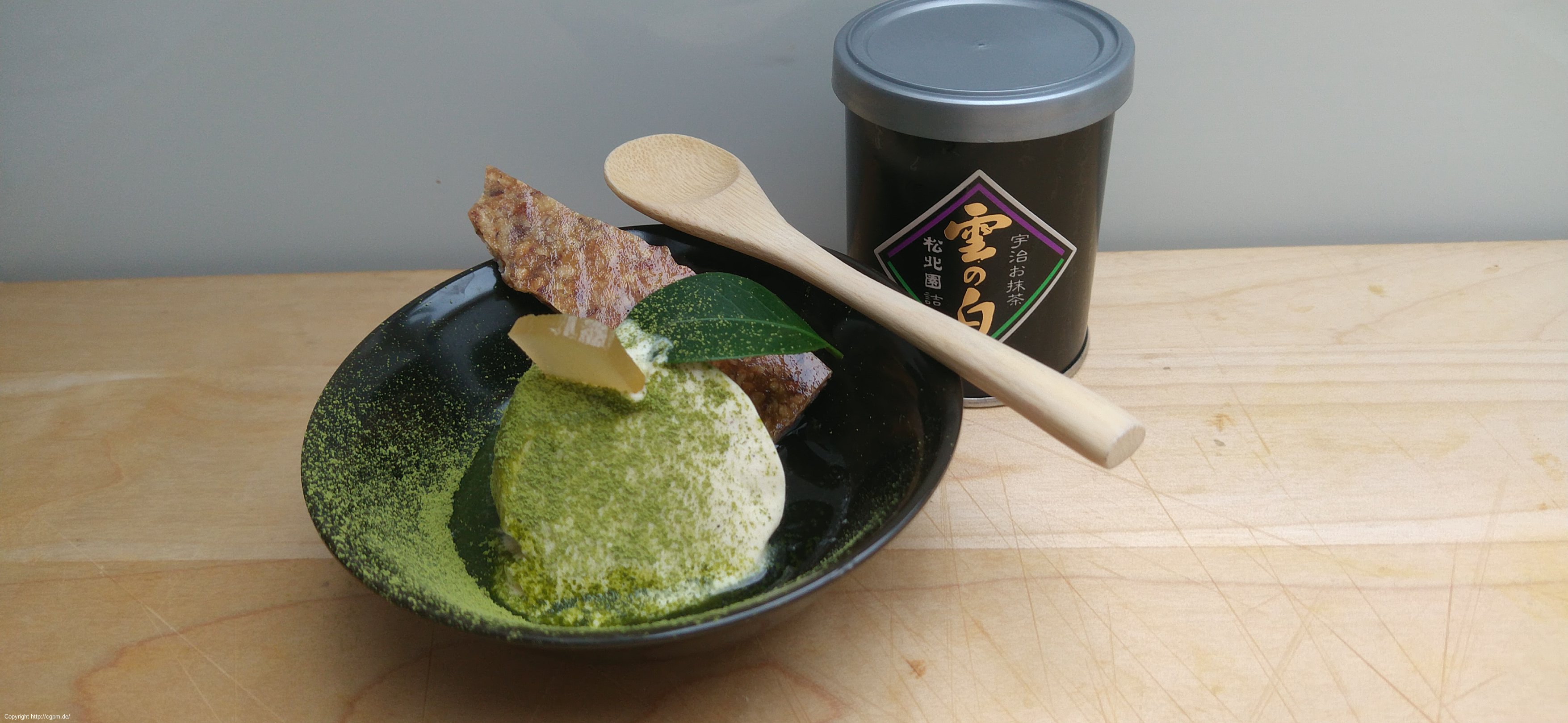 9 Eiscreme mit Ingwer-Likör, Sesam-Krokant und Matcha