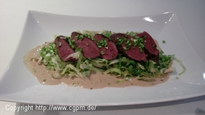 Wildhasenfilet auf winterlichem Salat