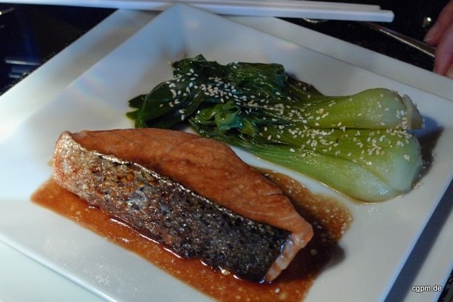 Thai Lachs in Cocos-Sauce mit Pak Choi